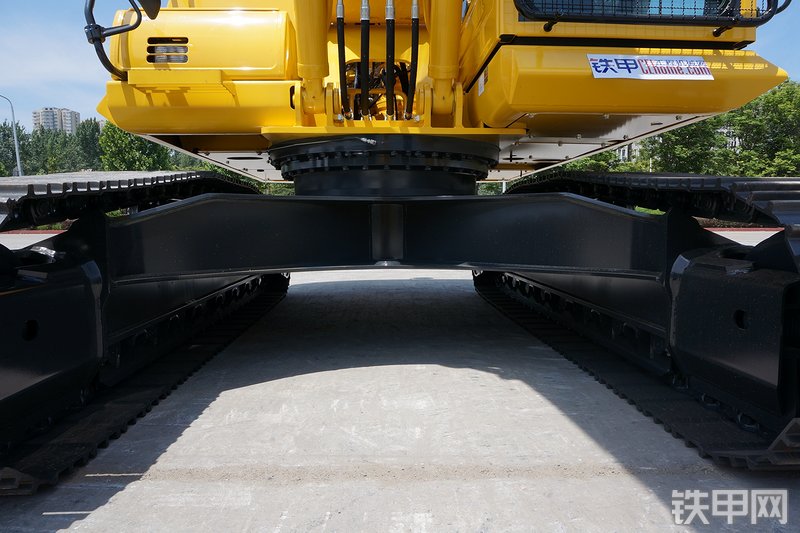 小松PC210-8M0挖掘机局部