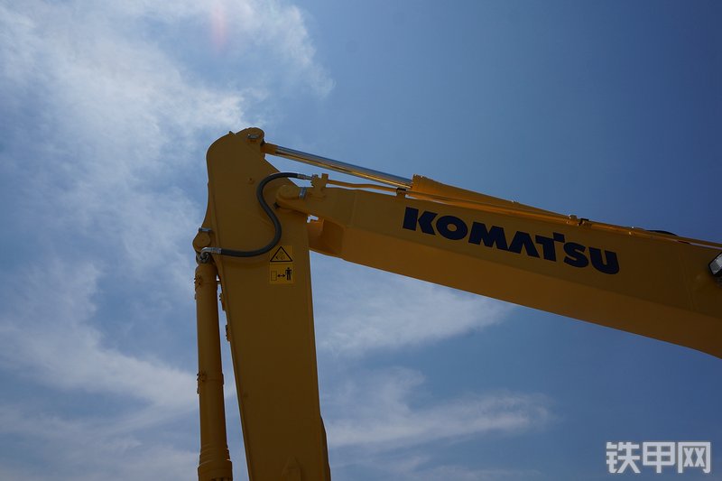 小松PC210-8M0挖掘机局部