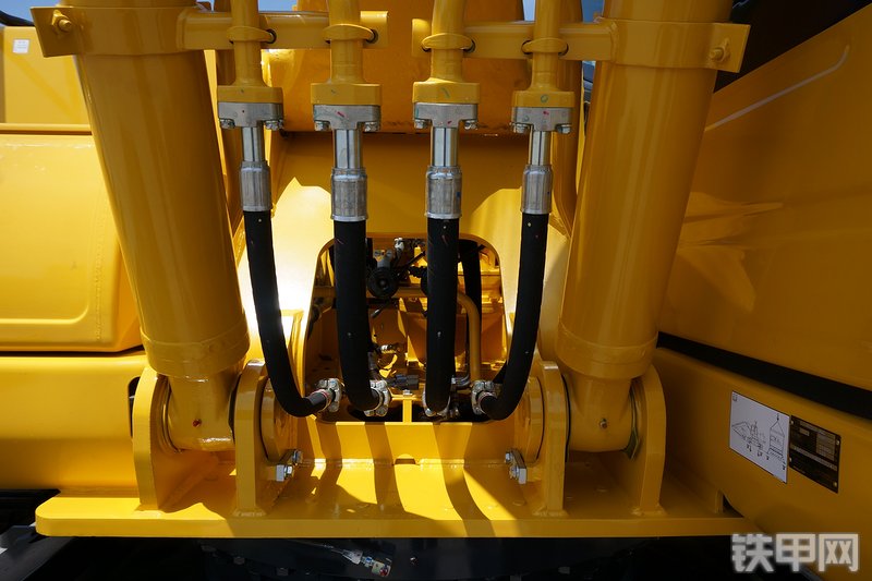 小松PC210-8M0挖掘机局部