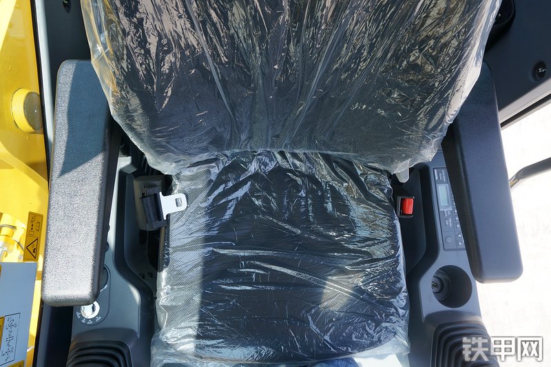 小松PC210-8M0挖掘机局部