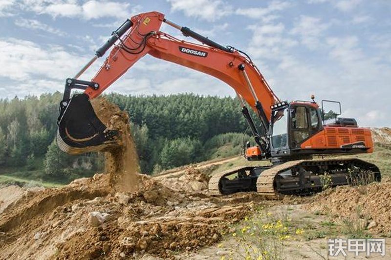 迪万伦DX490LC-5挖掘机整机外观