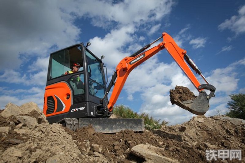 迪万伦DX19挖掘机整机外观