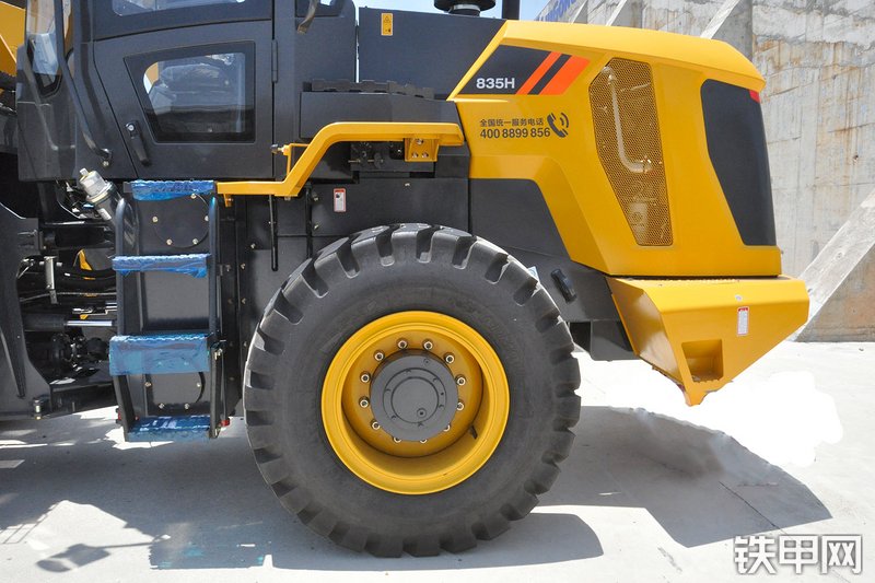 柳工CLG835H装载机局部