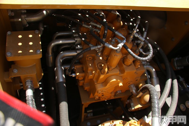 三一重工SY485H挖掘机局部