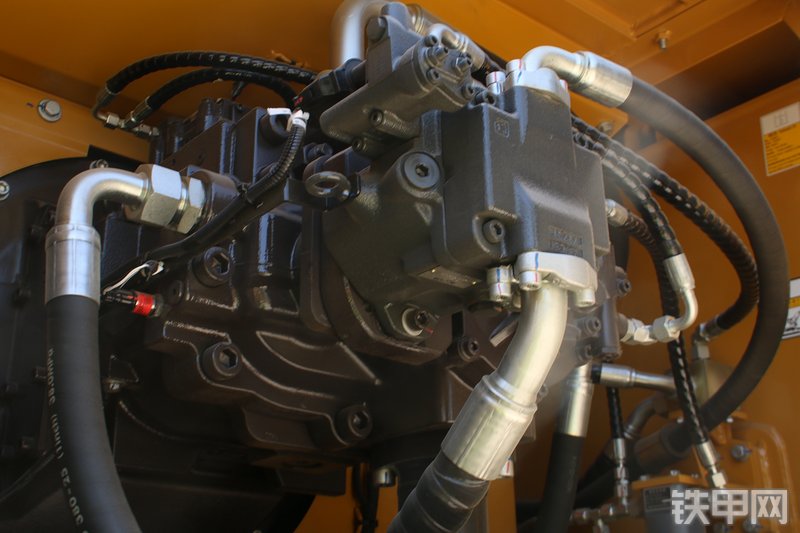 三一重工SY485H挖掘机局部