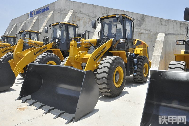 柳工CLG842H装载机整机外观