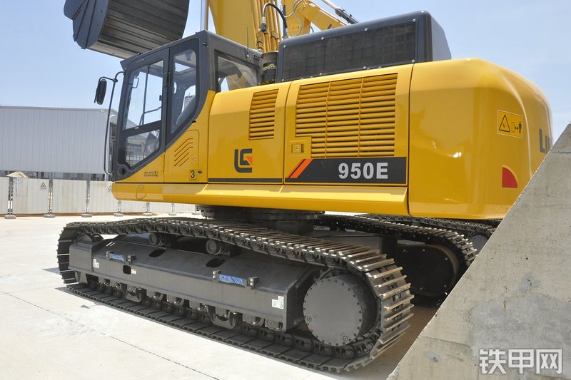柳工CLG950E挖掘机整机外观