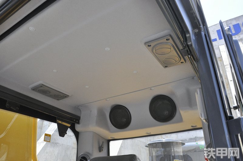 柳工CLG950E挖掘机局部