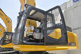 柳工CLG950E挖掘机局部