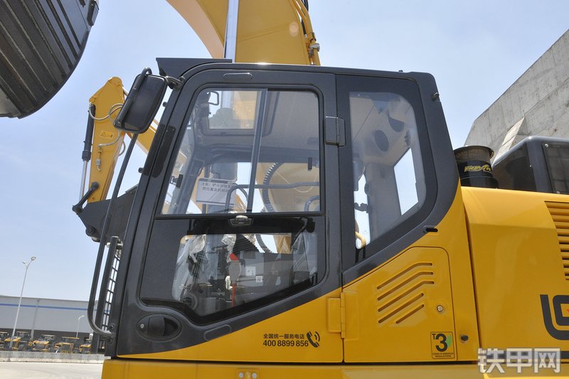 柳工CLG950E挖掘机局部