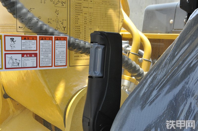 柳工CLG950E挖掘机局部