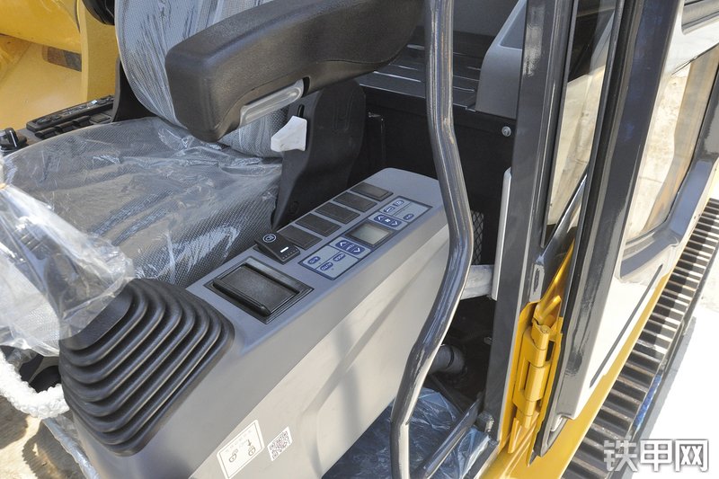 柳工CLG950E挖掘机局部