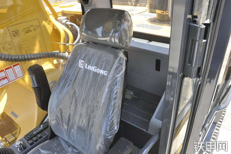 柳工CLG950E挖掘机局部