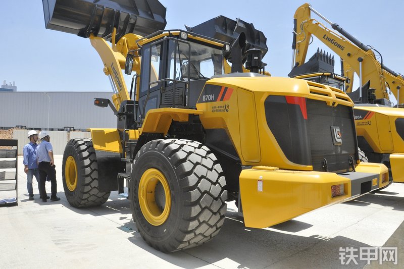 柳工CLG870H装载机整机外观