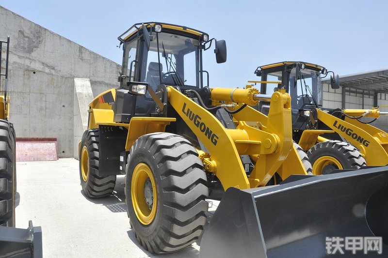 柳工CLG842H装载机整机外观