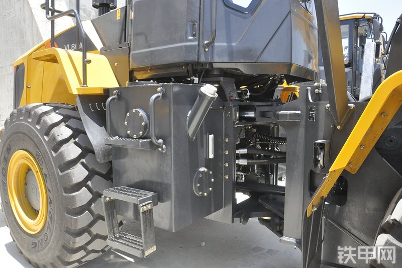 柳工VL80A装载机局部