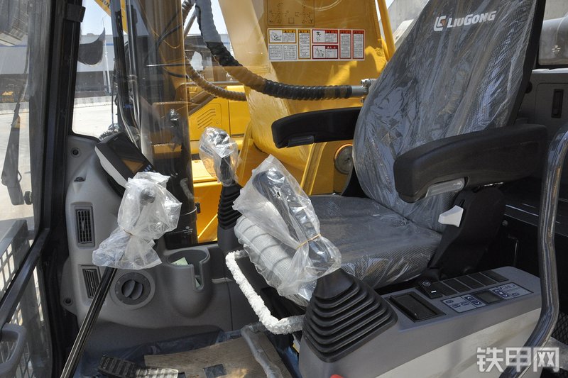 柳工CLG939E挖掘机局部