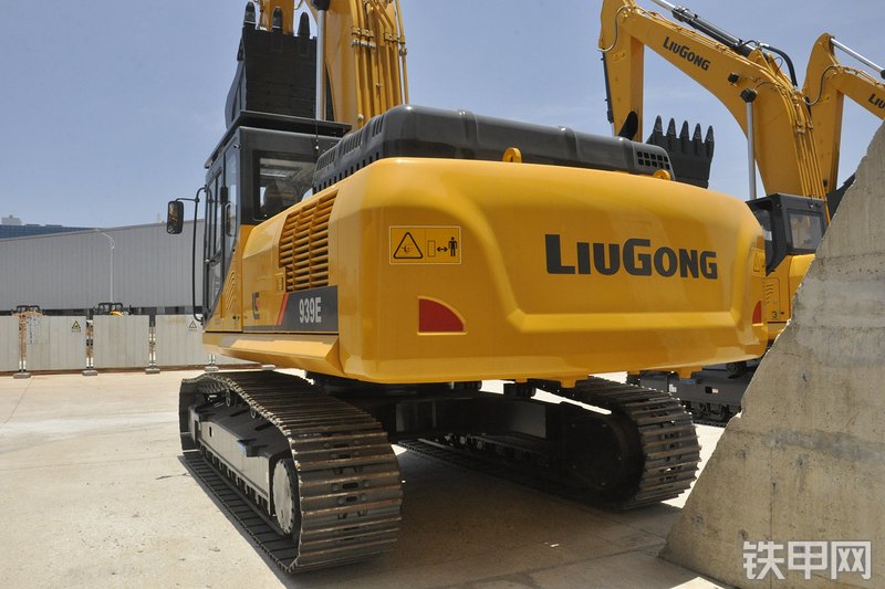 柳工CLG939E挖掘机整机外观