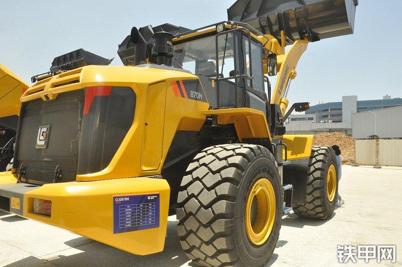 柳工CLG870H装载机整机外观