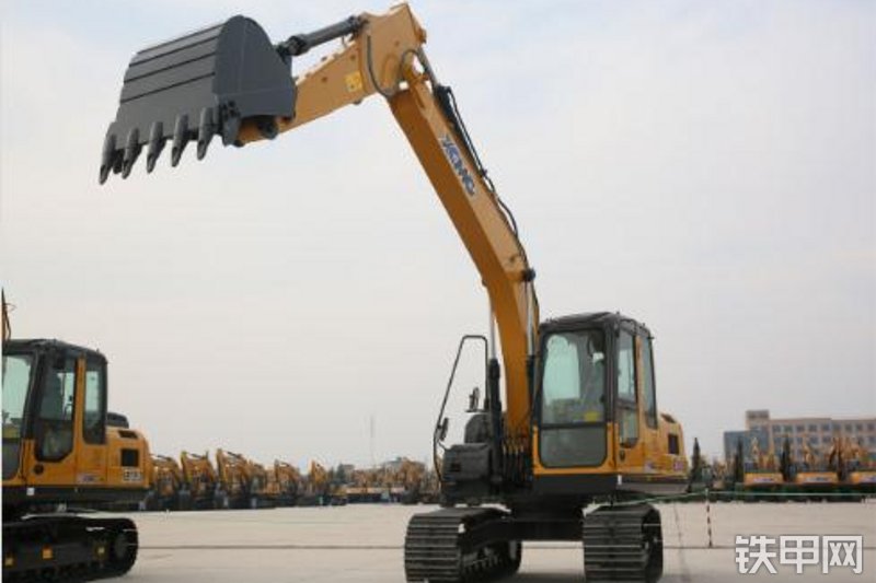 徐工XE150D挖掘机整机外观