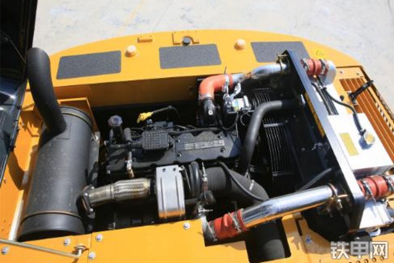 徐工XE215D挖掘机局部