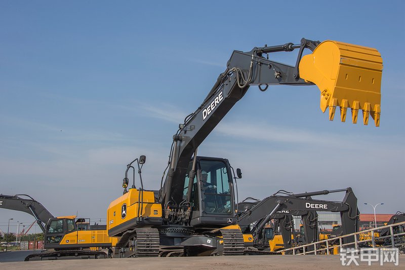 约翰迪尔E140LC挖掘机整机外观