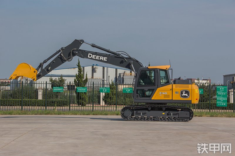 约翰迪尔E140LC挖掘机整机外观