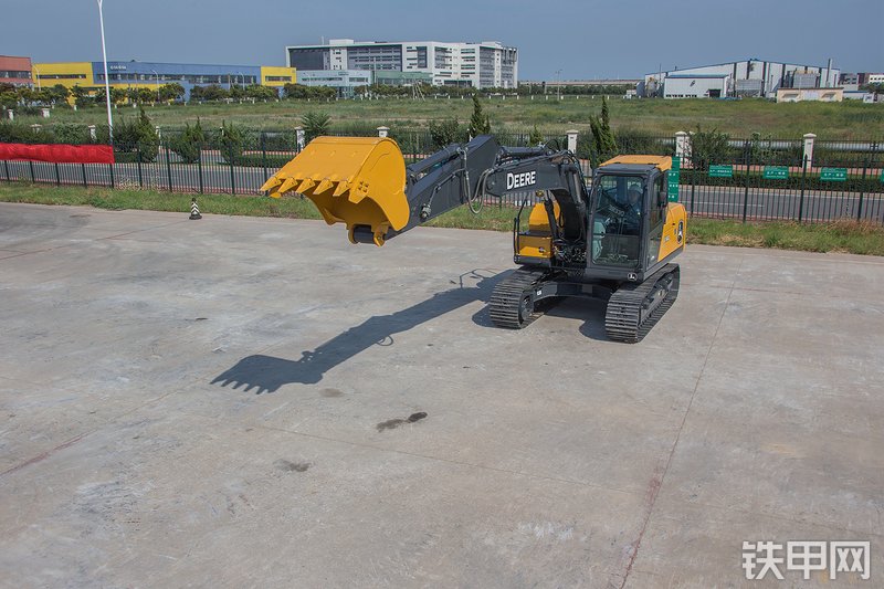 约翰迪尔E140LC挖掘机整机外观