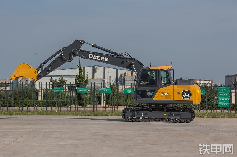 约翰迪尔E140LC挖掘机整机外观