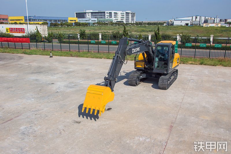 约翰迪尔E140LC挖掘机整机外观