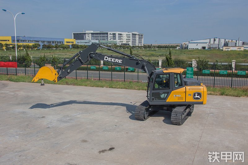 约翰迪尔E140LC挖掘机整机外观