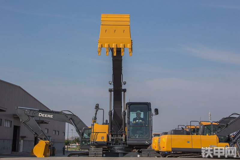 约翰迪尔E140LC挖掘机整机外观