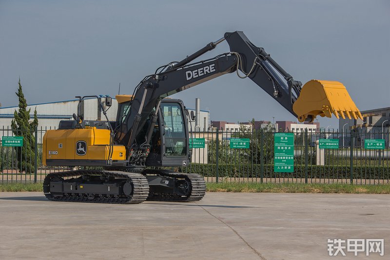 约翰迪尔E140LC挖掘机整机外观
