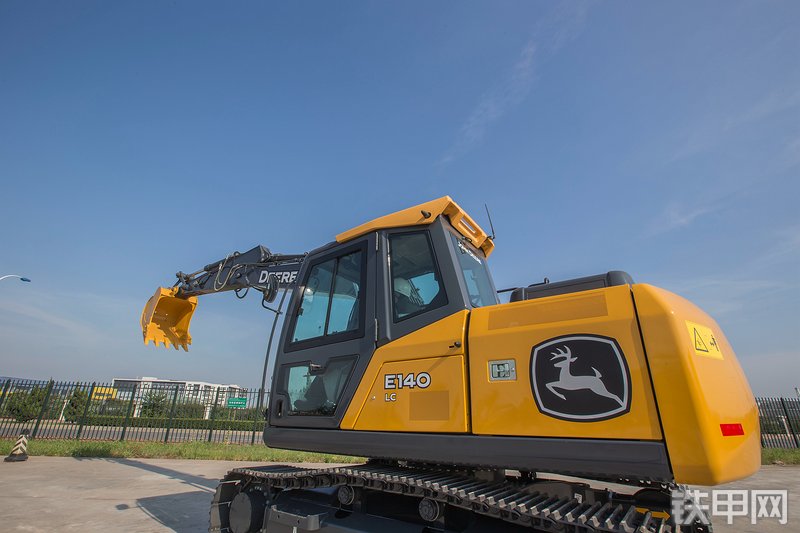 约翰迪尔E140LC挖掘机整机外观