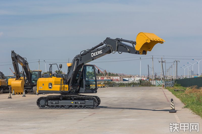 约翰迪尔E140LC挖掘机整机外观