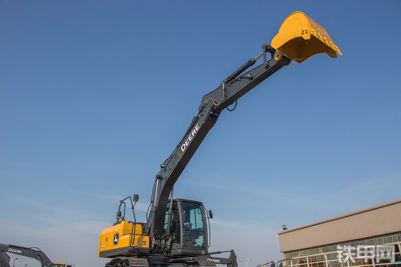 约翰迪尔E140LC挖掘机整机外观