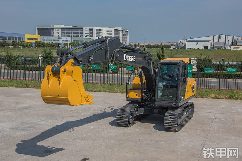 约翰迪尔E140LC挖掘机整机外观