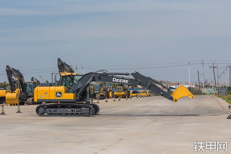 约翰迪尔E140LC挖掘机整机外观