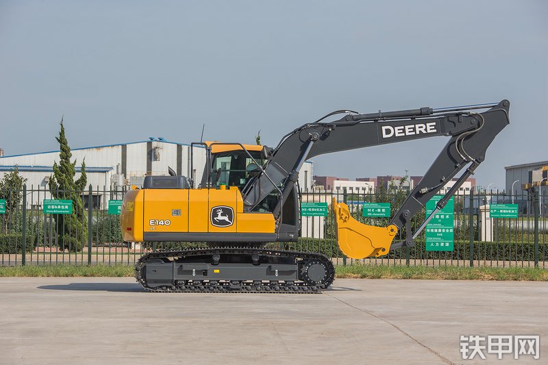 约翰迪尔E140LC挖掘机整机外观
