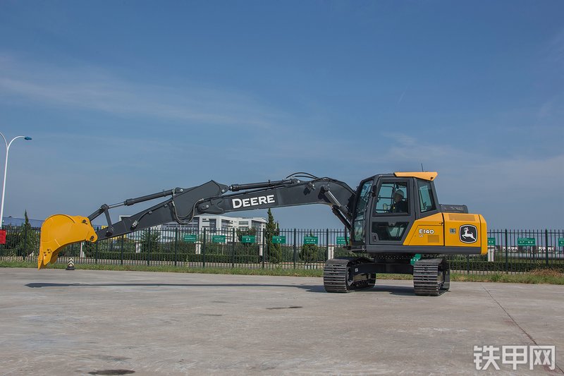 约翰迪尔E140LC挖掘机整机外观