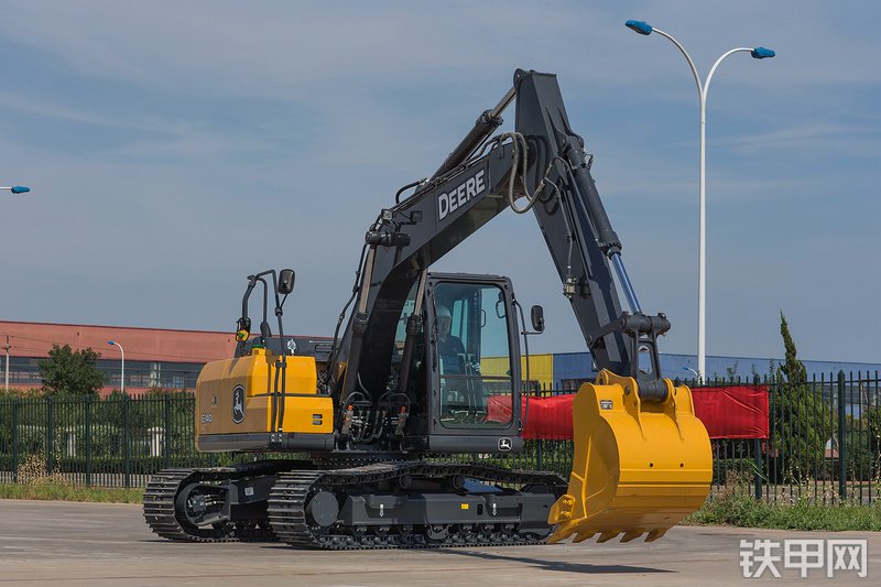 约翰迪尔E140LC挖掘机整机外观