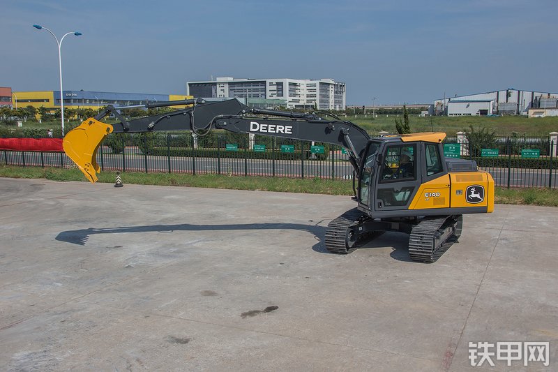 约翰迪尔E140LC挖掘机整机外观