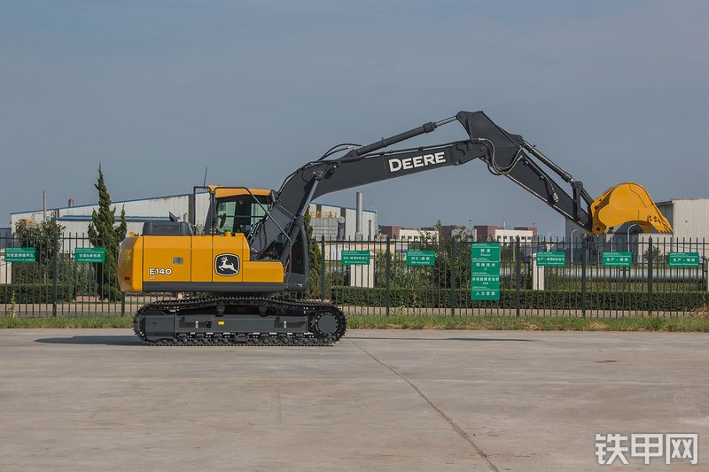 约翰迪尔E140LC挖掘机整机外观