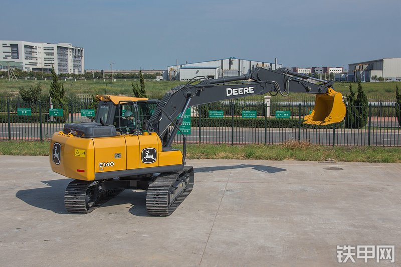 约翰迪尔E140LC挖掘机整机外观