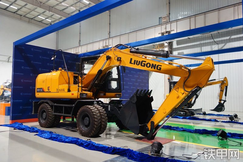 柳工CLGW915E挖掘机整机外观