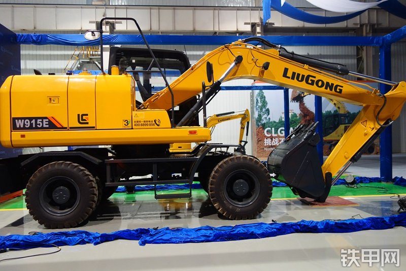 柳工CLGW915E挖掘机整机外观