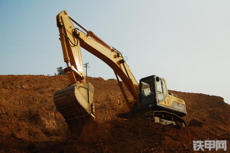 玉柴YC360LC-8挖掘机整机外观