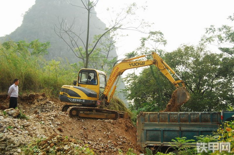 玉柴YC60-8挖掘机整机外观
