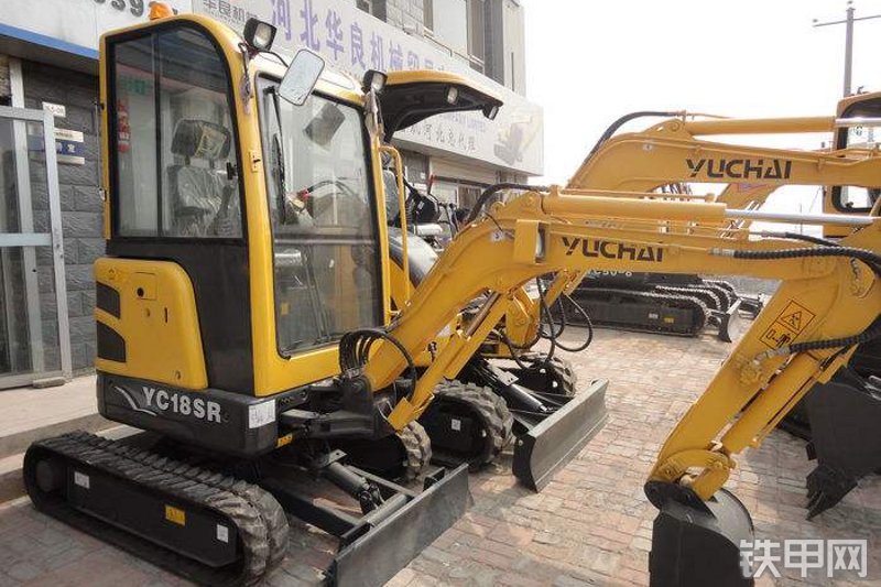 玉柴YC18SR挖掘机整机外观