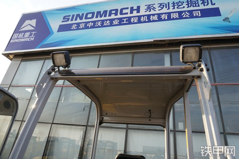 威克诺森EZ28挖掘机局部